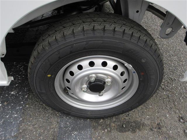 UJ0047921858_55_001.jpg