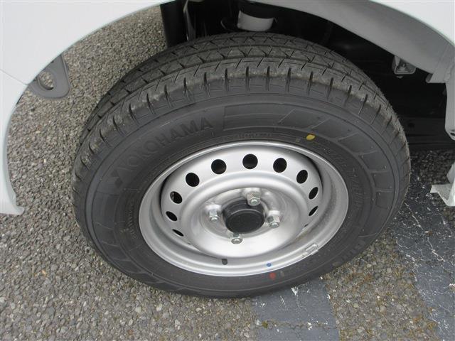 UJ0047921858_56_001.jpg