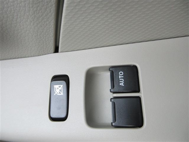 UJ0047921858_8_001.jpg
