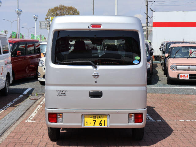 U00048578873_4_002.jpg