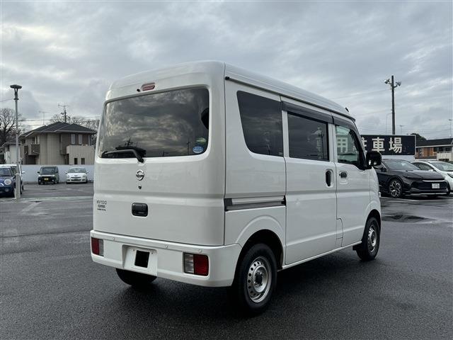 UJ0048567444_4_001.jpg