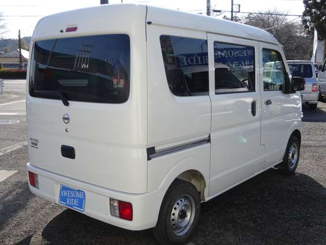 UJ0047860091_10_001.jpg