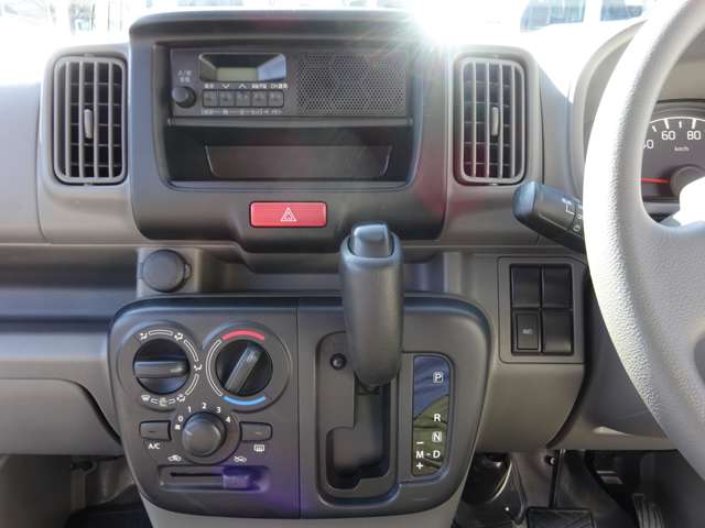 UJ0047860091_30_001.jpg