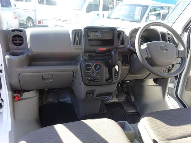 UJ0047860091_43_001.jpg