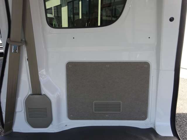 UJ0047860091_52_001.jpg