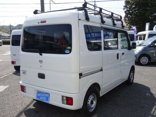 UJ0048629334_10_001.jpg