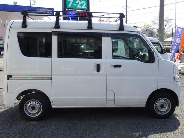 UJ0048629334_11_001.jpg