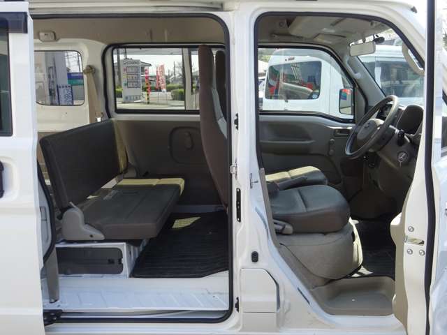 UJ0048629334_12_001.jpg