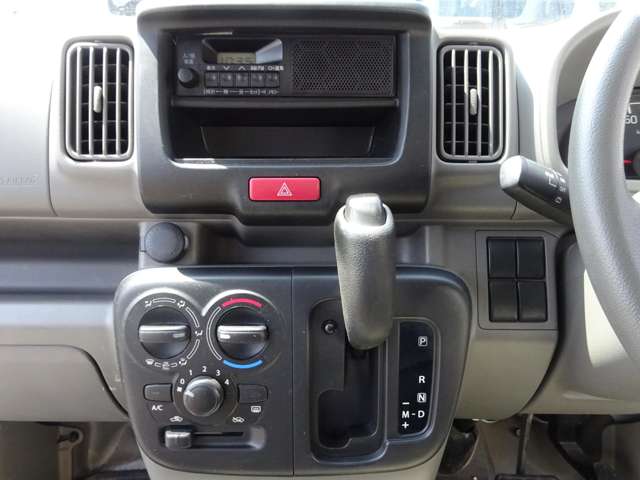 UJ0048629334_31_001.jpg