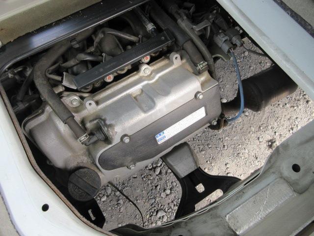 UJ0048170874_18_001.jpg