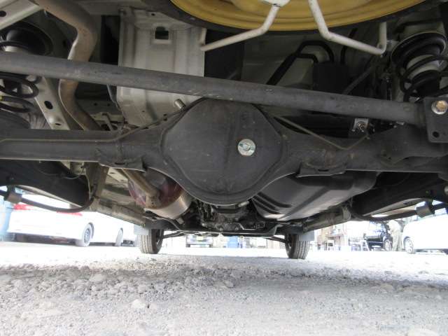 UJ0048170874_25_001.jpg
