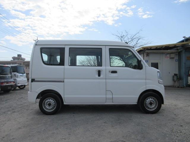 UJ0048170874_3_001.jpg