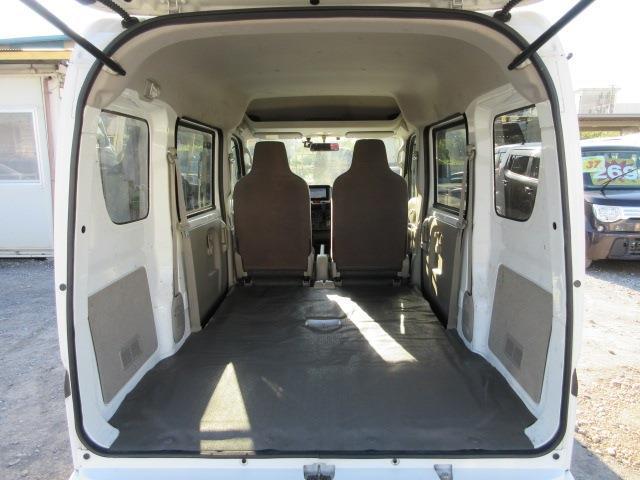 UJ0047052999_16_001.jpg