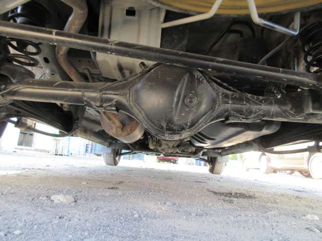 UJ0047052999_25_001.jpg
