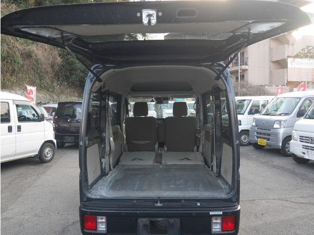 UZ0048169941_12_001.jpg