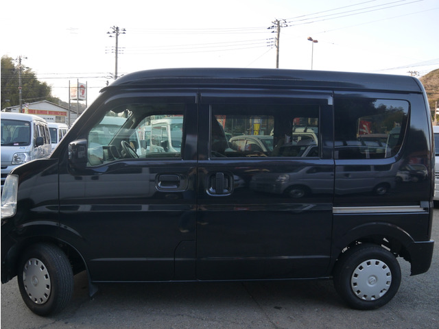 UZ0048169941_7_001.jpg