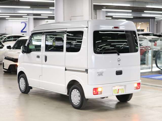 UZ0048153978_10_002.jpg