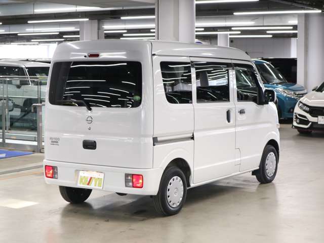 UZ0048153978_5_002.jpg