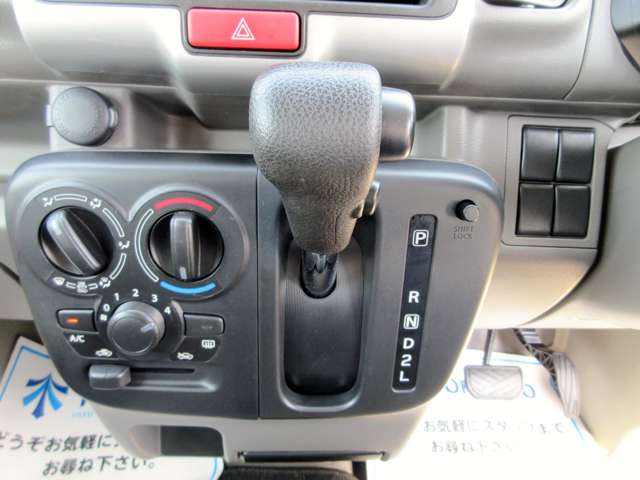 U00048527929_32_002.jpg