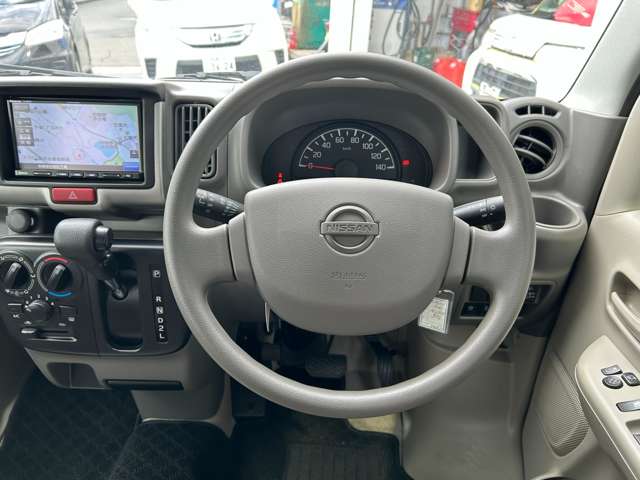 UZ0048583447_18_002.jpg