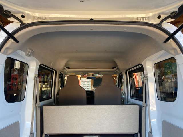 UZ0047797431_30_001.jpg
