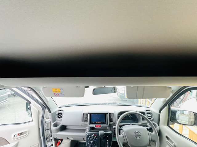 UZ0047923429_68_001.jpg