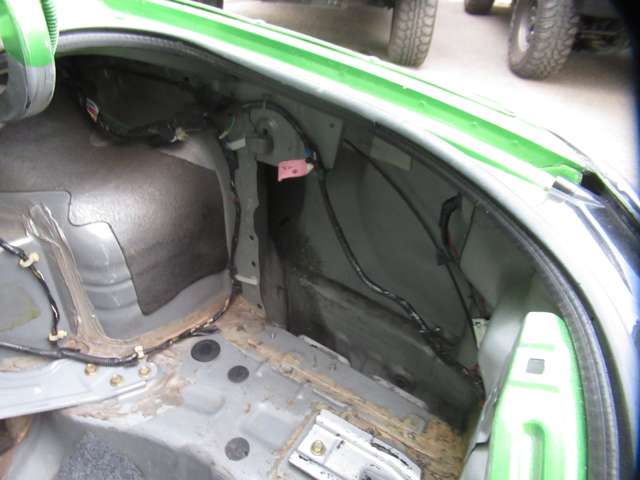 UJ0047869688_19_003.jpg