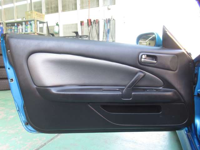 UJ0048378500_30_003.jpg