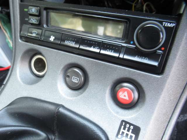 UJ0048378500_37_003.jpg