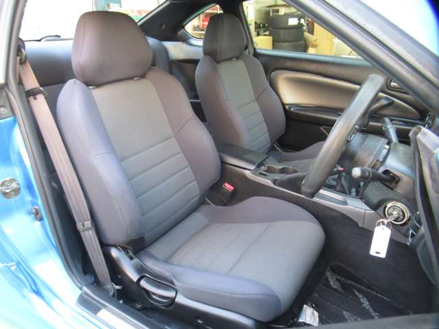 UJ0048378500_9_002.jpg