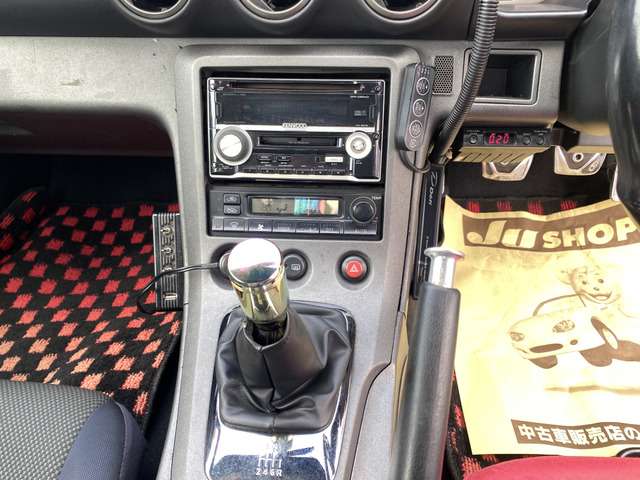 UZ0048110522_32_001.jpg