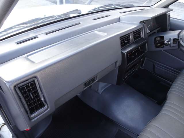 UJ0047171020_54_001.jpg