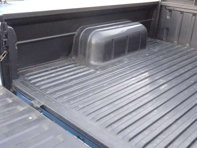 UJ0047119460_33_002.jpg