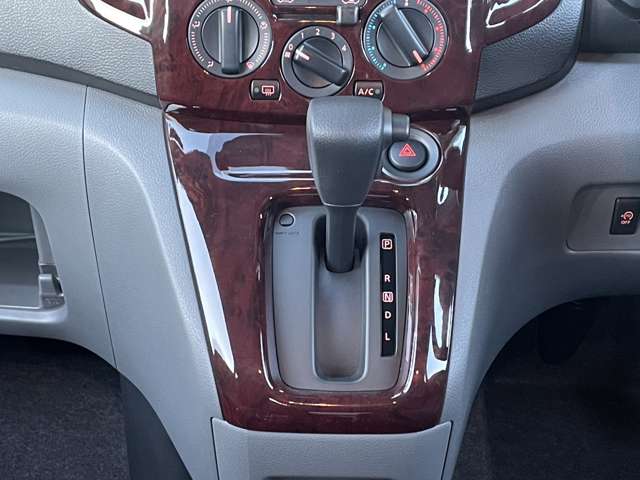 UZ0048135726_5_001.jpg