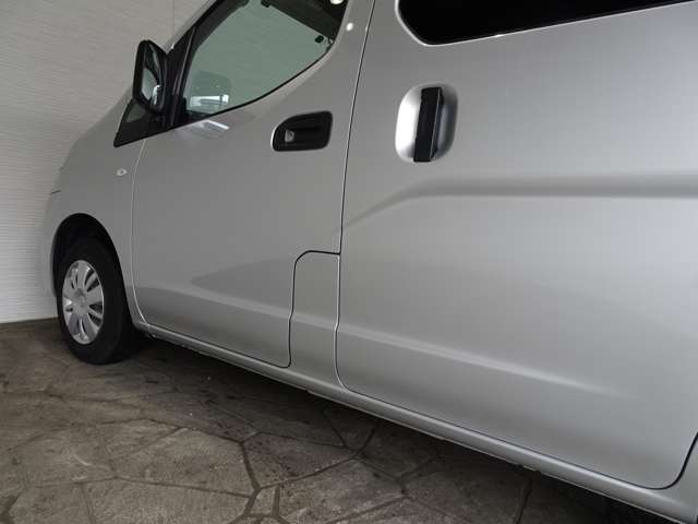 U00048354526_70_002.jpg