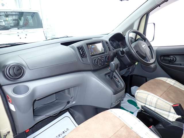U00048278322_11_004.jpg