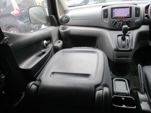U00048467196_30_002.jpg