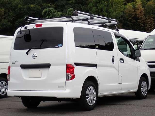 UJ0047028584_1_002.jpg