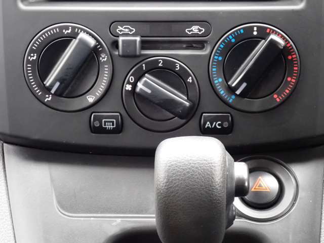 UJ0047028584_39_001.jpg