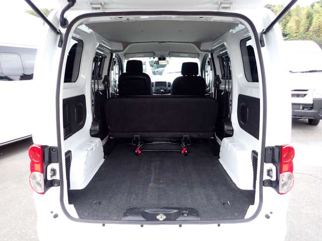UJ0047028584_4_001.jpg