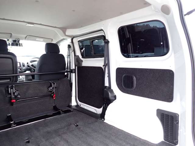 UJ0047028584_51_001.jpg
