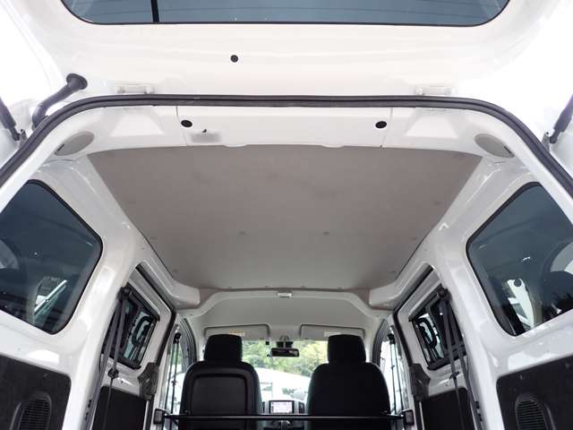 UJ0047028584_52_001.jpg