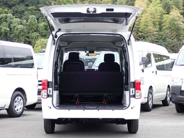 UJ0047028584_75_001.jpg