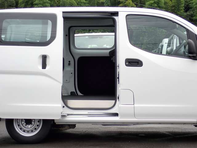 UJ0045803256_10_001.jpg