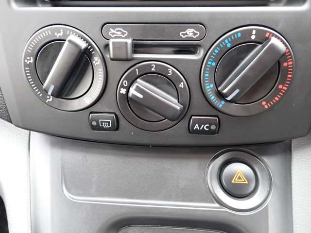 UJ0045803256_39_003.jpg