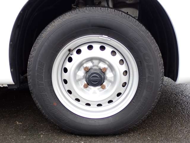 UJ0045803256_68_002.jpg