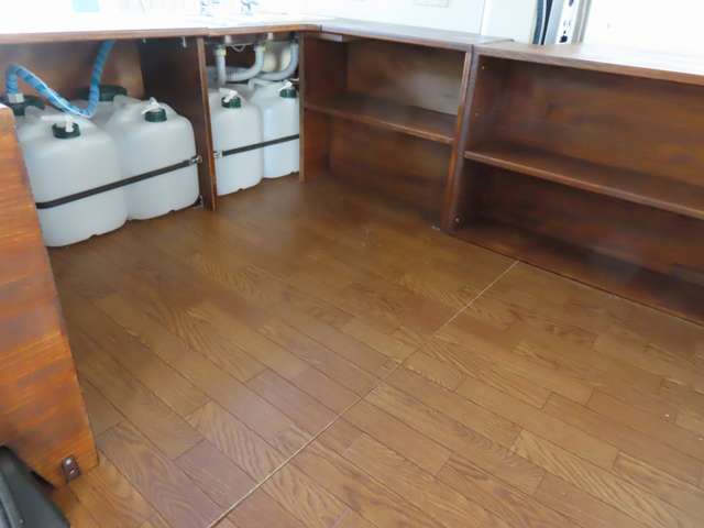 U00042774583_71_001.jpg