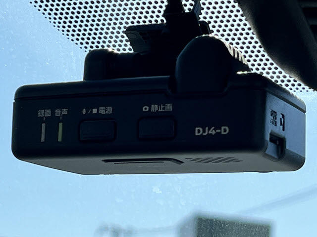 UZ0047973577_11_003.jpg