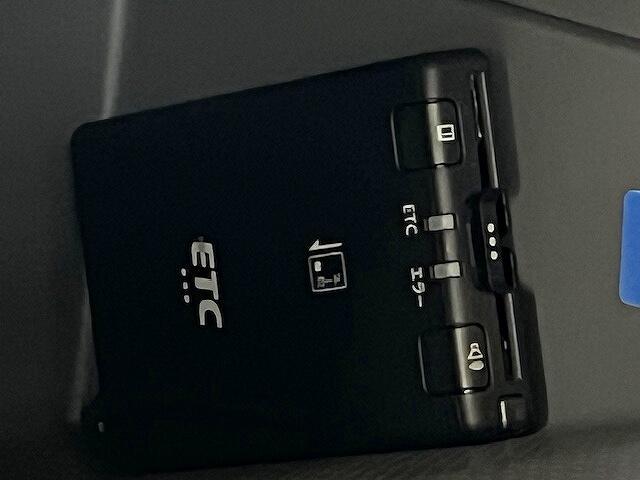 UZ0047948303_17_001.jpg