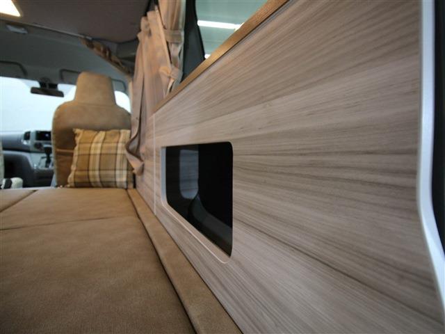 UJ0047692398_18_002.jpg